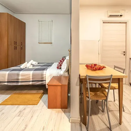 Apartment Postcard - Cozy Near The Station *